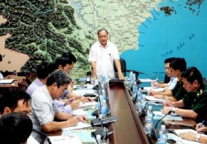 Thứ trưởng Bộ Nông nghiệp và Phát triển Nông thôn Hoàng Văn Thắng chủ trì cuộc họp ứng phó bão số 6.