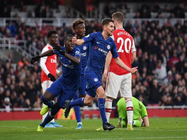 Chelsea ngược dòng ngoạn mục trước Arsenal