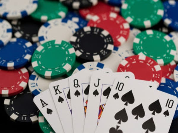 Poker - Game bài thể hiện sự thông minh