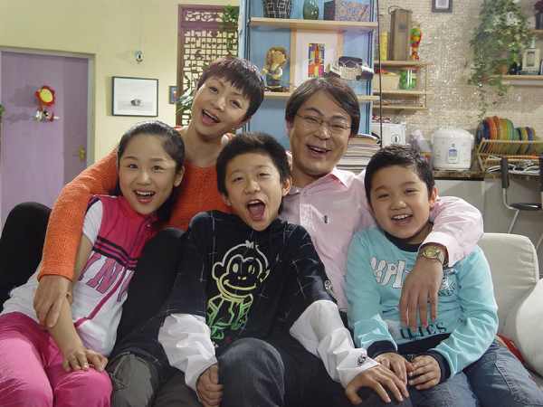 Phim của Dương Tử: Nhà có trai có gái – Home With Kids (2005)