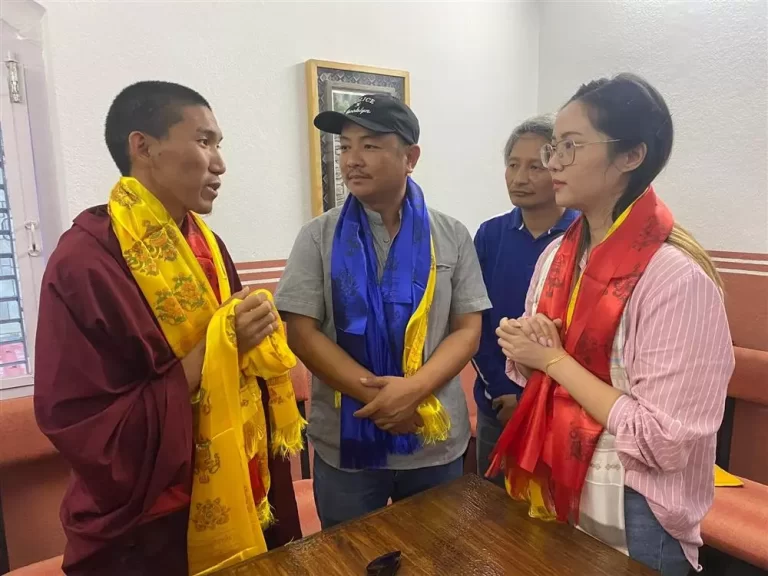 nhà sư nepal bị đổ oan