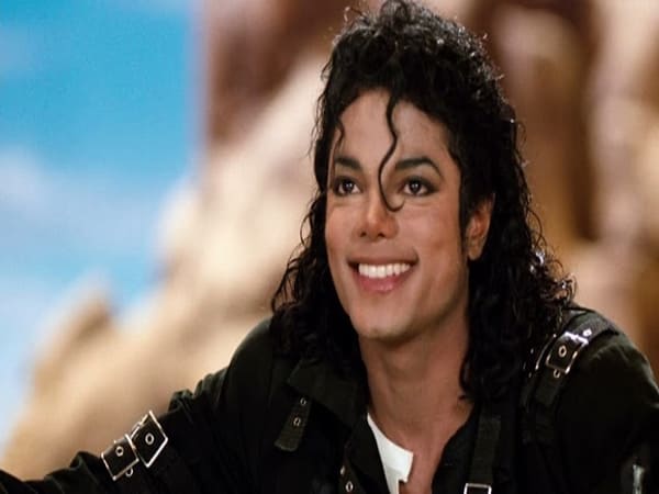 Michael Jackson - nghệ sĩ nổi tiếng trong dòng nhạc Pop