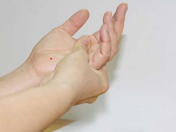 Ý nghĩa nốt ruồi son ở lòng bàn tay trái nam