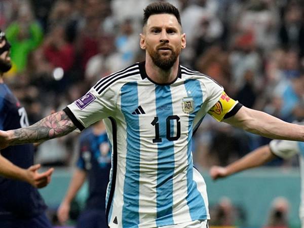 tiền đạo Argentina huyền thoại vĩ đại nhất